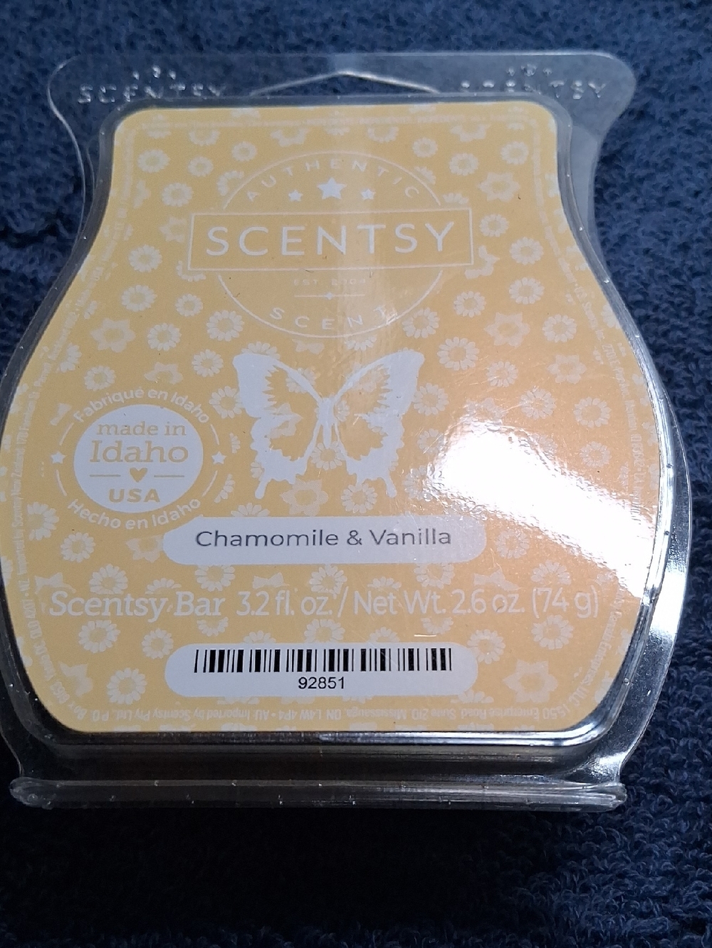 Scentsy Chamomile & Vanilla Bar - Pale Yellow